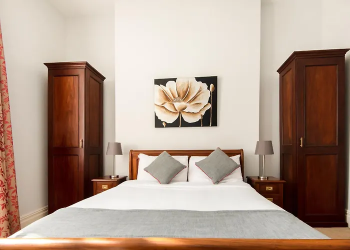 Dancenter Near Clifton Down Station 3*