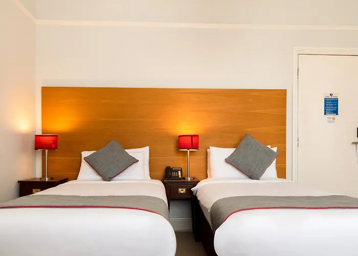 Hotel Dancenter Near Clifton Down Station