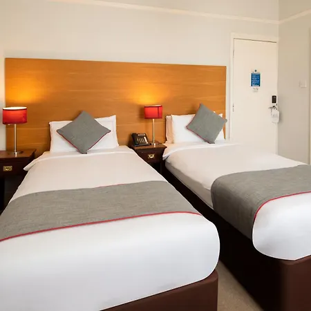 Hotel Dancenter Near Clifton Down Station