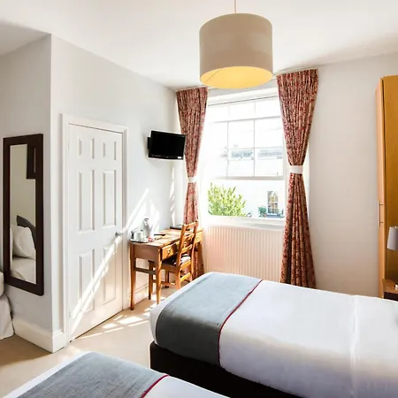 Hotel Dancenter Near Clifton Down Station