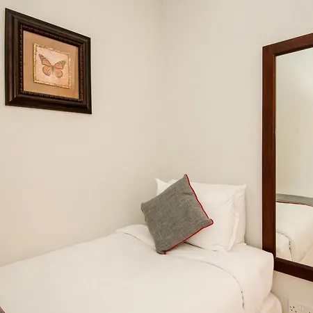 Hotel Dancenter Near Clifton Down Station