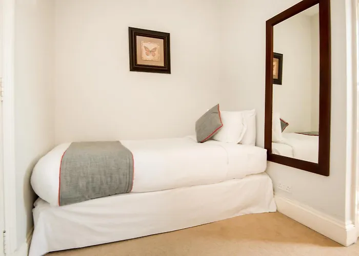 Dancenter Near Clifton Down Station 酒店 布里斯托